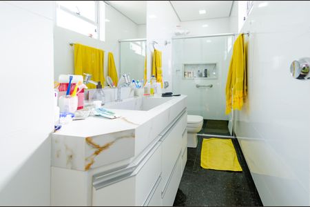 Apartamento à venda com 119m², 3 quartos e 1 vaga Apartamento à venda com 119m², 3 quartos e 1 vagaBanheiro suíte