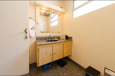 Apartamento à venda com 119m², 3 quartos e 1 vaga Apartamento à venda com 119m², 3 quartos e 1 vagaBanheiro social