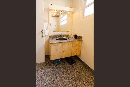 Apartamento à venda com 119m², 3 quartos e 1 vaga Apartamento à venda com 119m², 3 quartos e 1 vagaBanheiro social