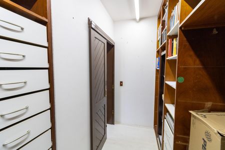 Casa para alugar com 300m², 3 quartos e 4 vagas Casa para alugar com 300m², 3 quartos e 4 vagasCloset da suíte