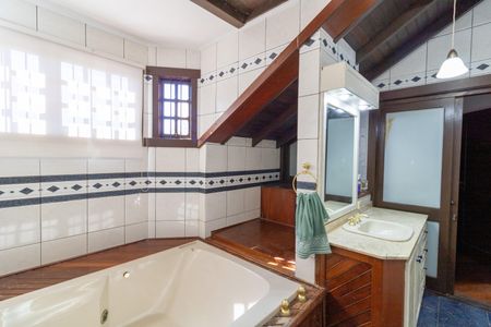 Casa para alugar com 300m², 3 quartos e 4 vagas Casa para alugar com 300m², 3 quartos e 4 vagasBanheiro da Suíte