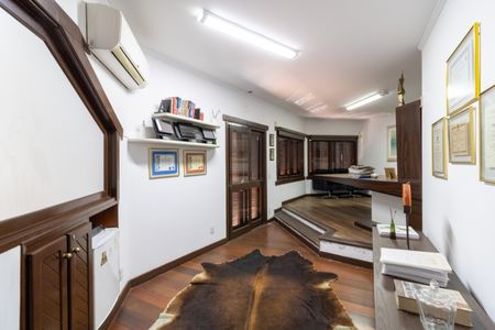 Casa para alugar com 300m², 3 quartos e 4 vagas Casa para alugar com 300m², 3 quartos e 4 vagasSuíte