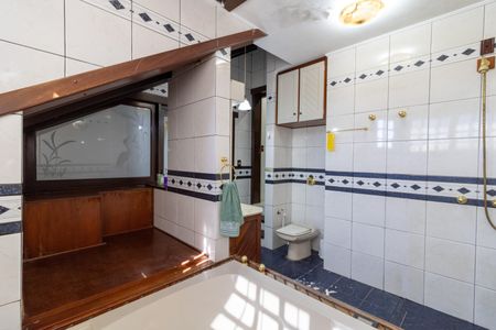 Casa para alugar com 300m², 3 quartos e 4 vagas Casa para alugar com 300m², 3 quartos e 4 vagasBanheiro da Suíte