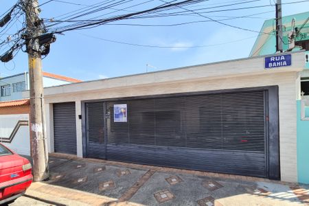 Casa à venda com 389m², 3 quartos e 2 vagasFachada