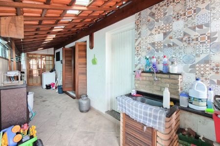 Casa à venda com 389m², 3 quartos e 2 vagasÁrea de Serviço