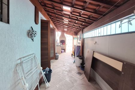 Casa à venda com 389m², 3 quartos e 2 vagasÁrea de Serviço