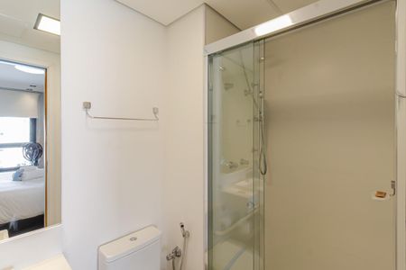 Banheiro de kitnet/studio à venda com 1 quarto, 25m² em Moema, São Paulo