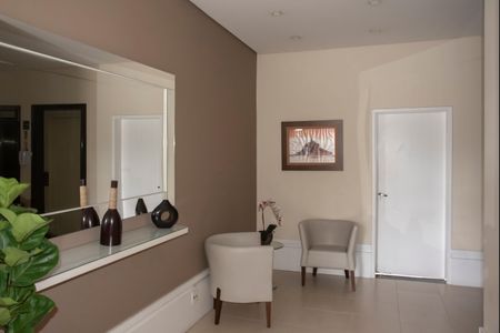 Apartamento à venda com 69m², 2 quartos e 1 vaga Apartamento à venda com 69m², 2 quartos e 1 vagaHall social