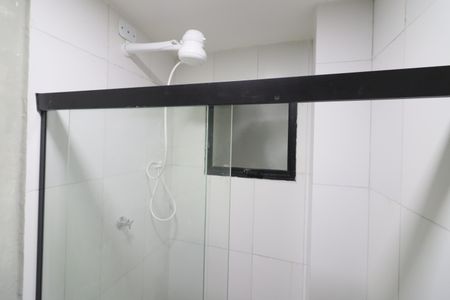 Banheiro de kitnet/studio para alugar com 1 quarto, 21m² em Presidente Altino, Osasco