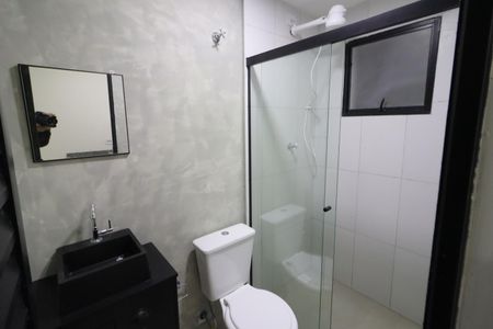 Banheiro de kitnet/studio para alugar com 1 quarto, 20m² em Presidente Altino, Osasco