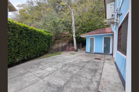 Casa de condomínio à venda com 294m², 6 quartos e 4 vagasÁrea externa