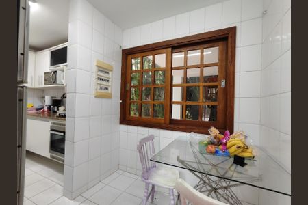 Casa de condomínio à venda com 294m², 6 quartos e 4 vagasCozinha