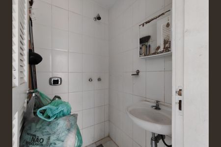 Casa de condomínio à venda com 294m², 6 quartos e 4 vagasBanheiro de serviço