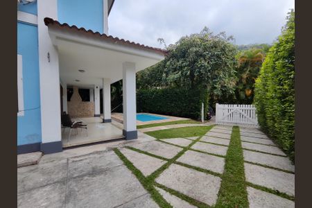Casa de condomínio à venda com 294m², 6 quartos e 4 vagasÁrea externa