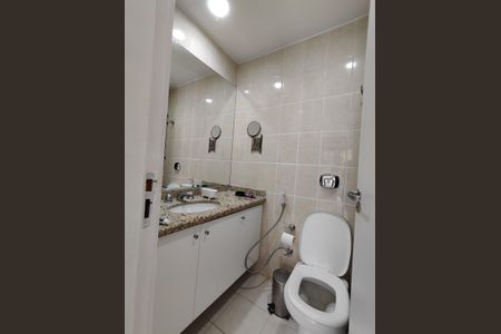 Casa de condomínio à venda com 294m², 6 quartos e 4 vagasBanheiro da Suíte 2