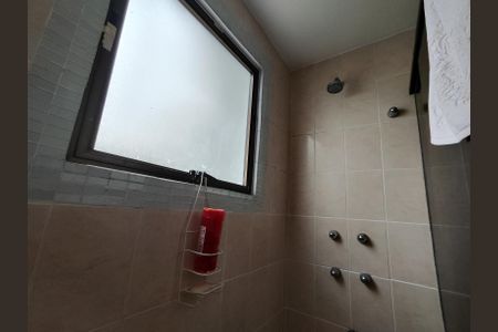 Casa de condomínio à venda com 294m², 6 quartos e 4 vagasBanheiro da Suíte 1