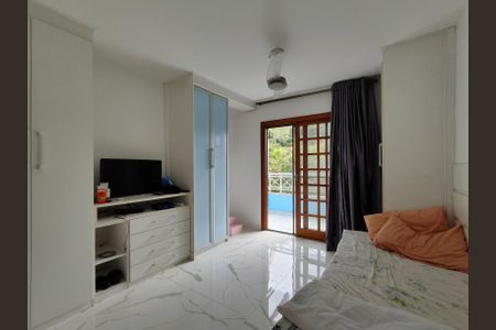 Casa de condomínio à venda com 294m², 6 quartos e 4 vagasSuíte 2