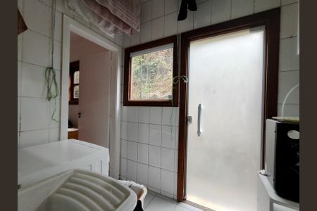 Casa de condomínio à venda com 294m², 6 quartos e 4 vagasÁrea de serviço