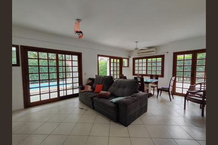 Sala de casa de condomínio à venda com 6 quartos, 294m² em Vargem Pequena, Rio de Janeiro