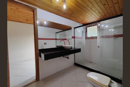 Casa de condomínio à venda com 294m², 6 quartos e 4 vagasBanheiro das suítes canadenses