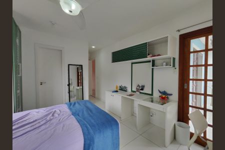 Casa de condomínio à venda com 294m², 6 quartos e 4 vagasSuíte 1