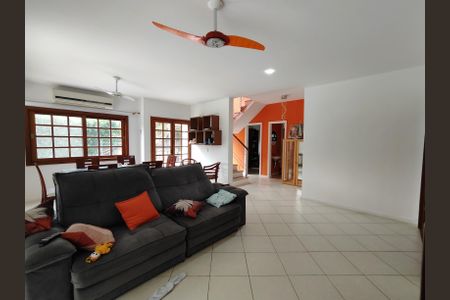 Casa de condomínio à venda com 294m², 6 quartos e 4 vagasSala