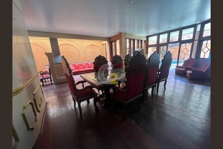 Casa à venda com 4 quartos, 420m² em Jardim Luzitânia, São Paulo
