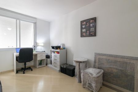 Apartamento à venda com 198m², 4 quartos e 2 vagasQuarto 2 - Suíte