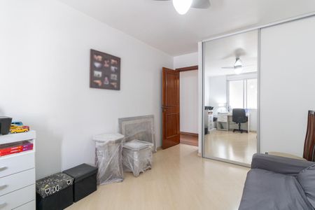 Apartamento à venda com 198m², 4 quartos e 2 vagasQuarto 2