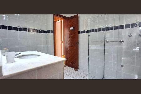 Casa para alugar com 320m², 5 quartos e 4 vagasBanheiro Suíte 1