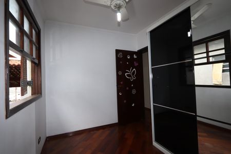 Casa à venda com 195m², 3 quartos e 2 vagasQuarto 3