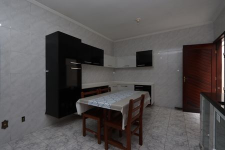 Casa à venda com 195m², 3 quartos e 2 vagasCozinha