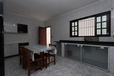 Casa à venda com 195m², 3 quartos e 2 vagasCozinha