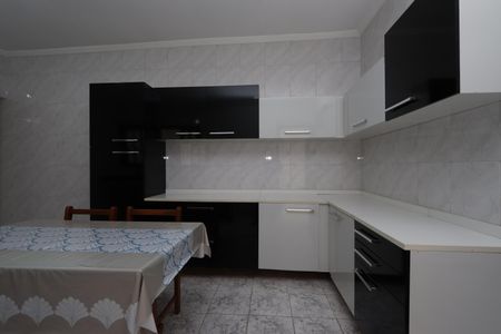 Casa à venda com 195m², 3 quartos e 2 vagasCozinha