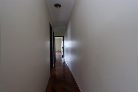 Casa à venda com 195m², 3 quartos e 2 vagasCorredor