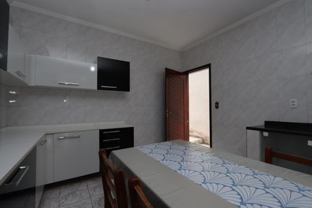 Casa à venda com 195m², 3 quartos e 2 vagasCozinha