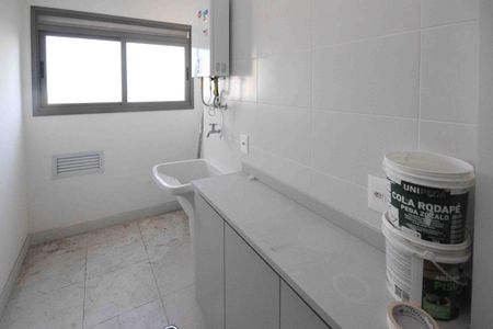 Apartamento à venda com 81m², 3 quartos e 1 vagaÁrea de Serviço