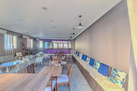 Apartamento à venda com 49m², 2 quartos e 1 vaga Apartamento à venda com 49m², 2 quartos e 1 vagaÁrea comum - Salão de festas