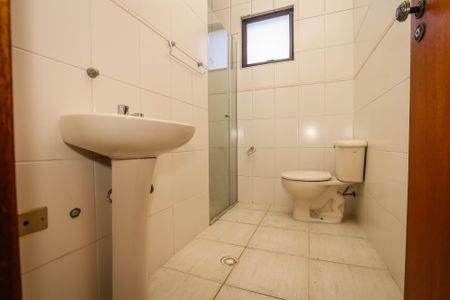 Casa à venda com 90m², 3 quartos e 2 vagas Casa à venda com 90m², 3 quartos e 2 vagasBanheiro