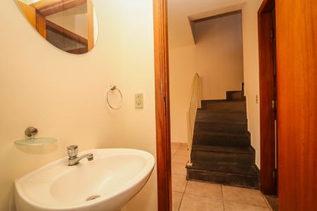 Casa à venda com 90m², 3 quartos e 2 vagas Casa à venda com 90m², 3 quartos e 2 vagasLavabo