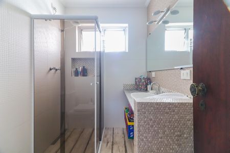 Casa à venda com 299m², 5 quartos e 5 vagas Casa à venda com 299m², 5 quartos e 5 vagasBanheiro Social