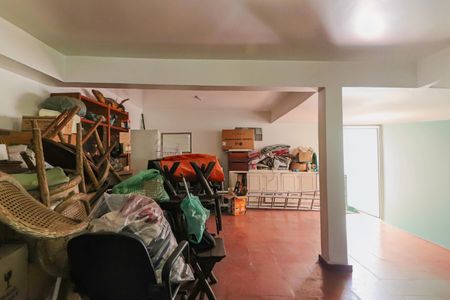 Casa à venda com 299m², 5 quartos e 5 vagas Casa à venda com 299m², 5 quartos e 5 vagasÁrea comum