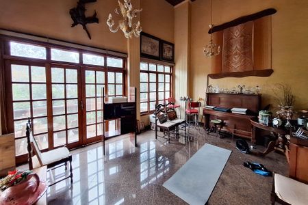 Casa à venda com 532m², 5 quartos e 2 vagasSala