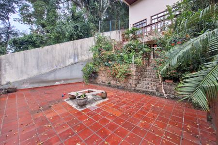 Casa à venda com 532m², 5 quartos e 2 vagasQuintal