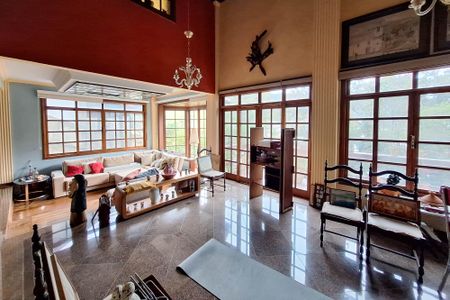 Casa à venda com 532m², 5 quartos e 2 vagasSala