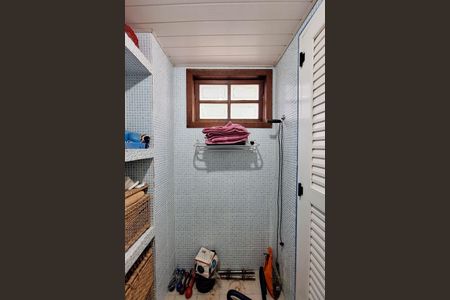 Casa à venda com 532m², 5 quartos e 2 vagasBanheiro de serviço