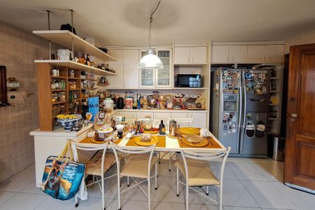 Casa à venda com 532m², 5 quartos e 2 vagasCozinha