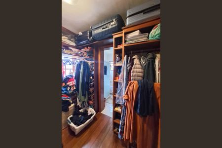 Casa à venda com 532m², 5 quartos e 2 vagasCloset da suíte 1