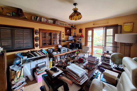 Casa à venda com 532m², 5 quartos e 2 vagasEscritório