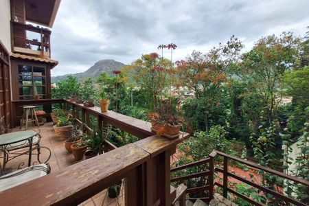 Casa à venda com 532m², 5 quartos e 2 vagasQuintal